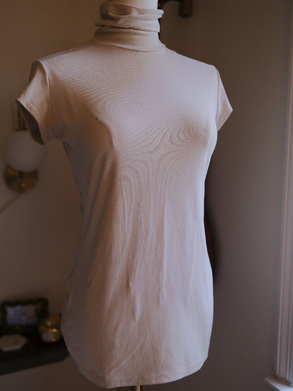 Susana Monaco Cream Mock Neck Short Sleeve Top Fitted Tee Size S